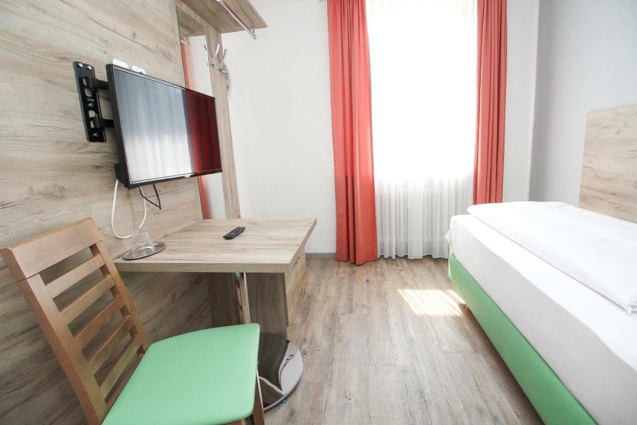 מינכן Hotel Pension Koeberl מראה חיצוני תמונה