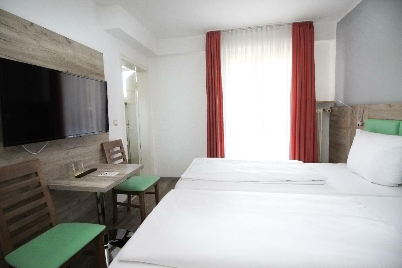 מינכן Hotel Pension Koeberl מראה חיצוני תמונה