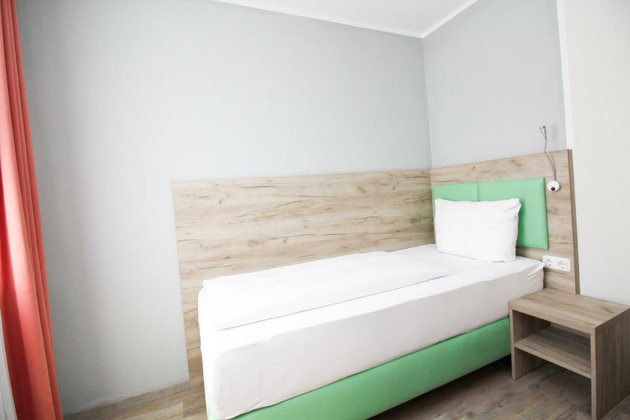 מינכן Hotel Pension Koeberl מראה חיצוני תמונה