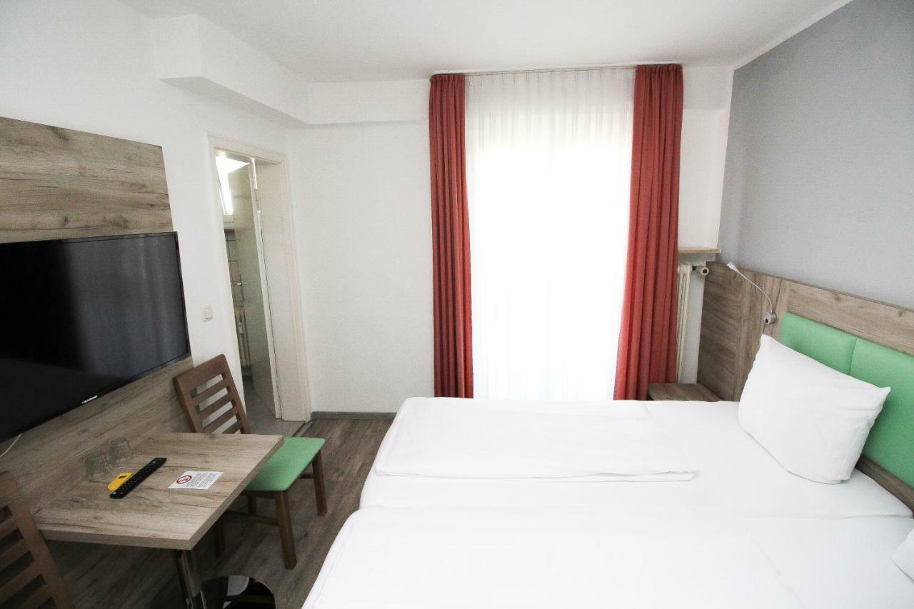 מינכן Hotel Pension Koeberl מראה חיצוני תמונה