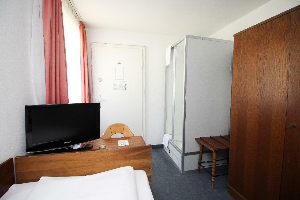 מינכן Hotel Pension Koeberl מראה חיצוני תמונה